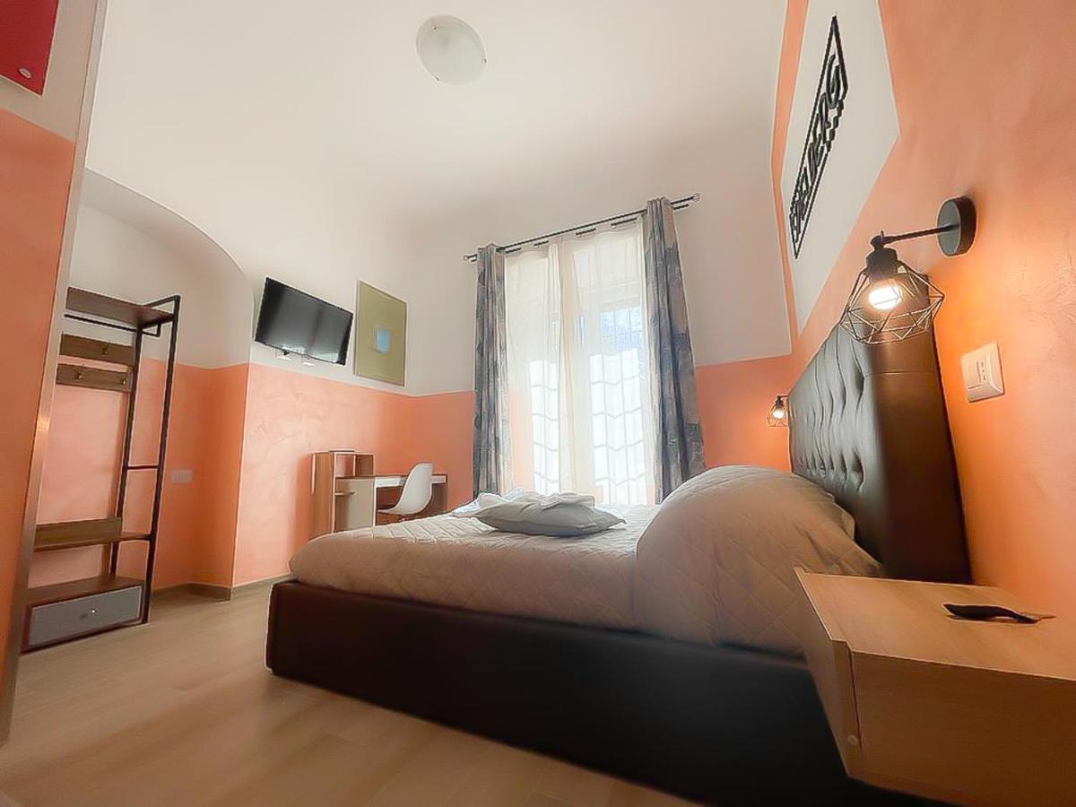 Cinemovie Guesthouse Rome Bagian luar foto