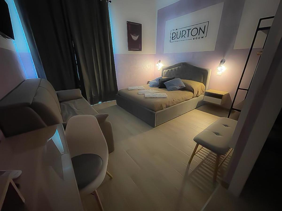 Cinemovie Guesthouse Rome Bagian luar foto