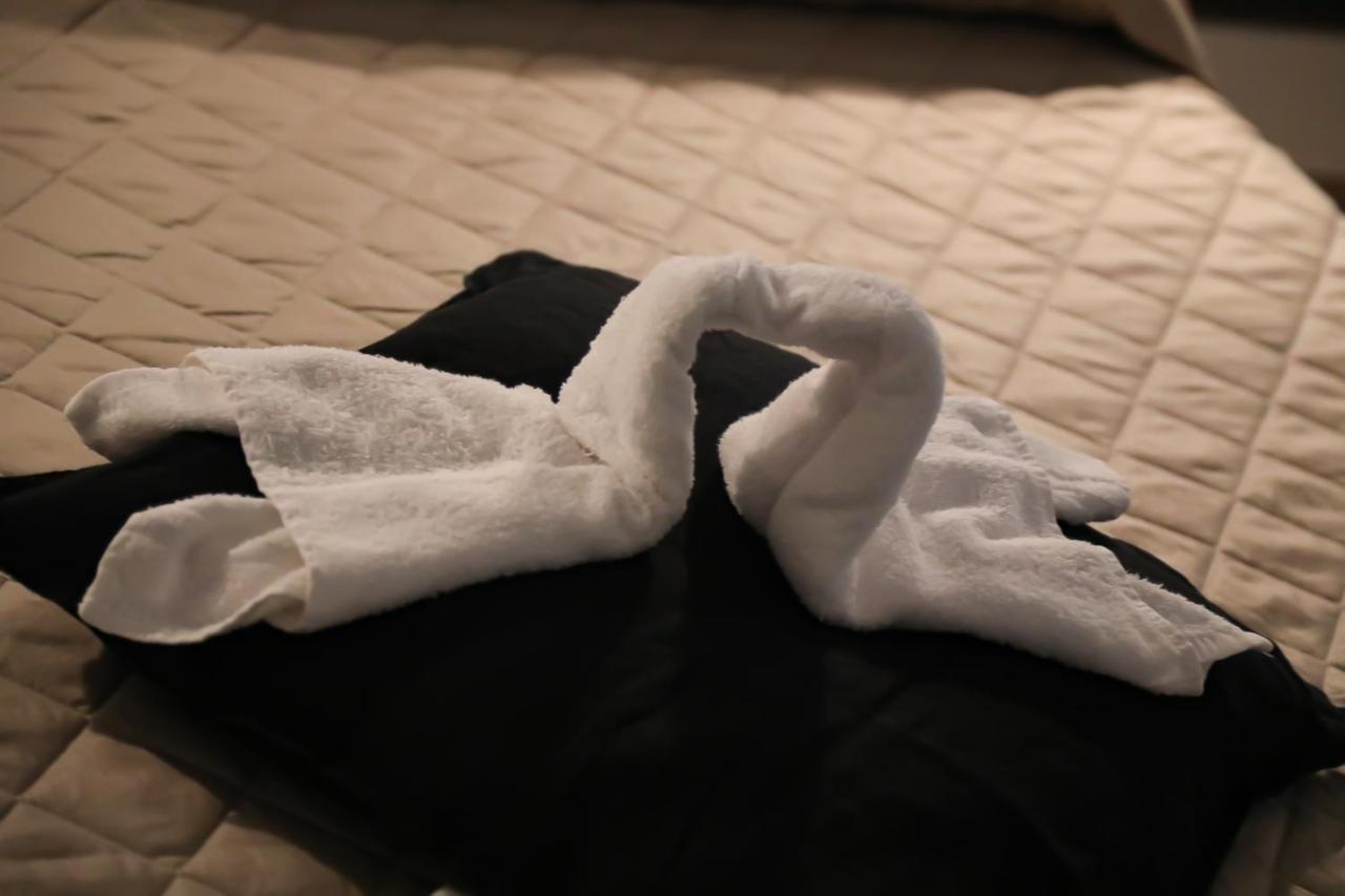 Cinemovie Guesthouse Rome Bagian luar foto