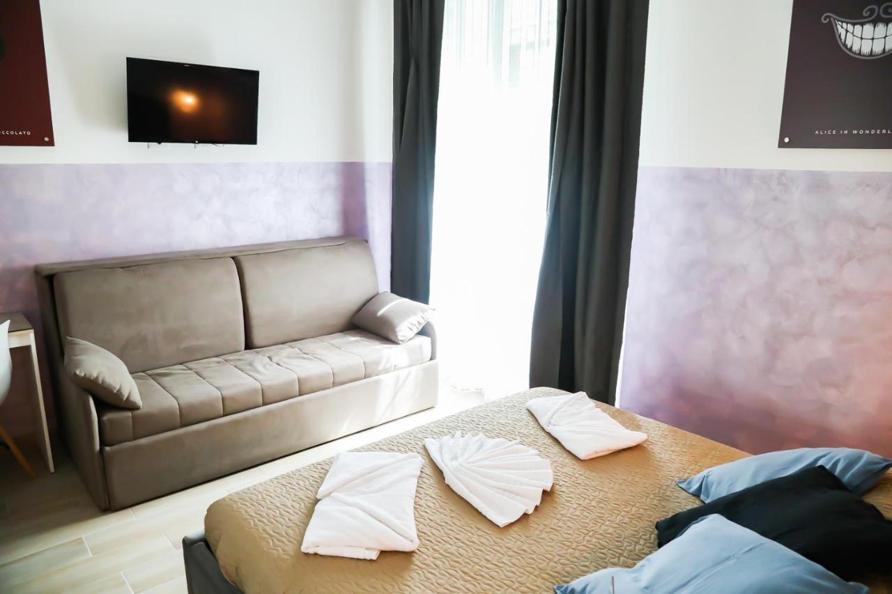 Cinemovie Guesthouse Rome Bagian luar foto