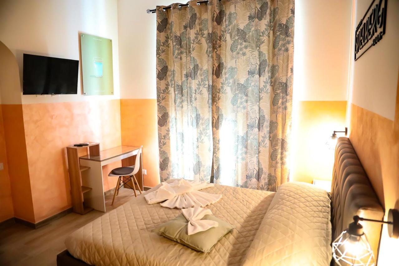 Cinemovie Guesthouse Rome Bagian luar foto